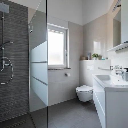 Veronika Nyaraló Vinkuran